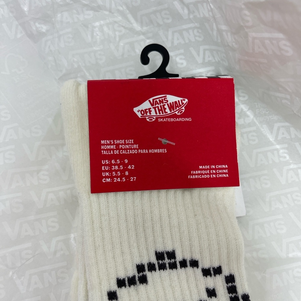 VANS "Off The Wall" socks 
New with the tag authentic Vans socks (1 pair) - Picture 10 of 16